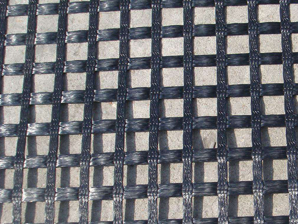 土工格柵施工過(guò)程中對(duì)道路有要求嗎？